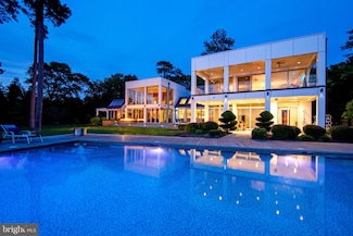 1744 Tyndall Point Rd, Gloucester Point, VA 23062