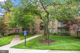 11305 Commonwealth Dr Unit 302, Rockville, MD 20852