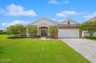 128 Martingale Loop, Lynn Haven, FL 32444