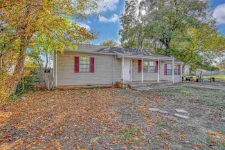 2112 NW Bessie Ave, Lawton, OK 73505