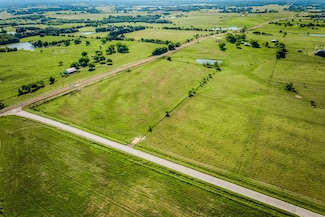 5005 Fuchs Rd, Burton, TX 77835