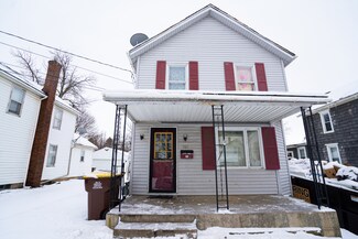419 W American St, Freeport, IL 61032