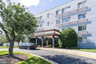 3601 5th St S Unit 211, Arlington, VA 22204