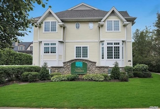 106 Morris Ave Unit 6, Rockville Centre, NY 11570