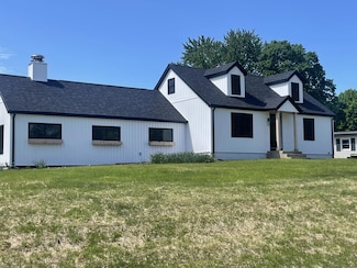 190 Country Club Dr, La Porte, IN 46350