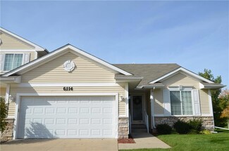 6114 Pinewood Ct, Johnston, IA 50131