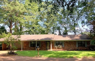 81 Azalea Trail, Columbus, MS 39705