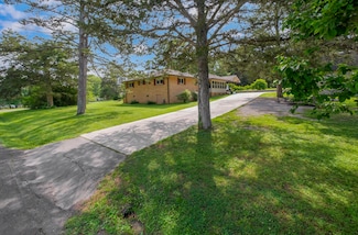 74 May Ave, Trenton, GA 30752