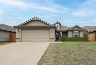 10902 N 117th Place E, Owasso, OK 74055