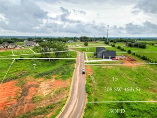 208 SW 46th St, Moore, OK 73160