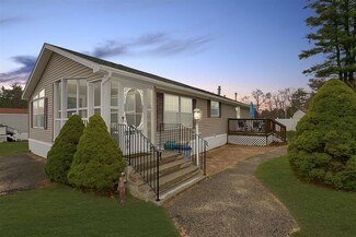29 Boa Ln, Seabrook, NH 03874