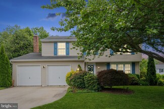 13039 Monterey Estates Dr, Herndon, VA 20171