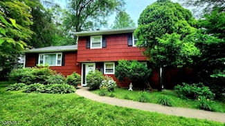 30 Lake Dr, Boonton, NJ 07005