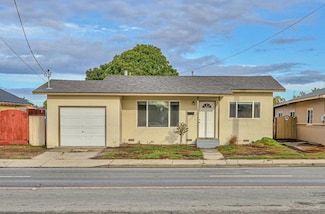 17 Williams Rd, Salinas, CA 93905