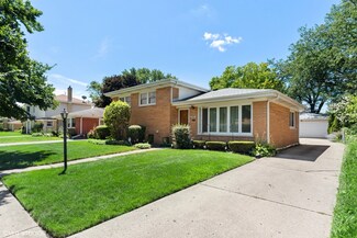 2026 Spruce Ave, Des Plaines, IL 60018