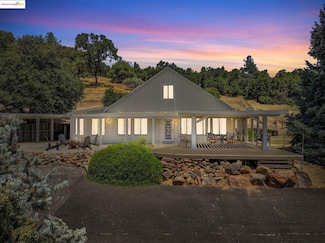 20020 Peppermint Falls Rd, Jamestown, CA 95327