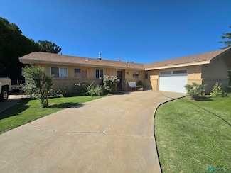 1202 Baylor Dr, Roswell, NM 88203