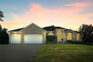 604 NE Twin Brook Dr, Lees Summit, MO 64086