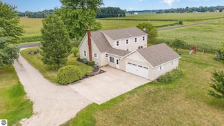 5736 N Bliss Ln, Elwell, MI 48832