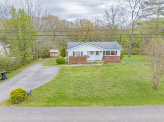 301 Crest Dr, Tullahoma, TN 37388