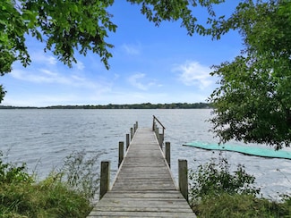 W343N6205 S Bayview Rd, Okauchee Lake, WI 53066
