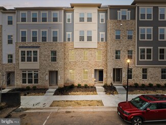 24234 Ullapool Terrace, Sterling, VA 20166