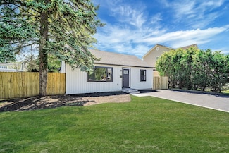 71 Mayhew Ave, Babylon, NY 11702