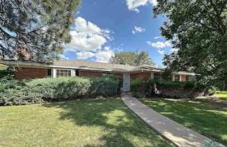 2201 Barnett Dr, Roswell, NM 88203