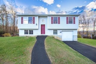 9 Nicole Ln, Wingdale, NY 12594