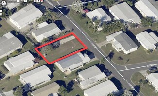437 Plover Dr, Barefoot Bay, FL 32976