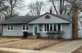 1023 Charlton St, Saint Paul, MN 55118