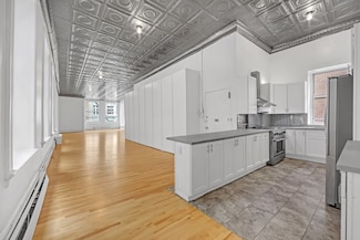 78 Grand St Unit 3, New York, NY 10013