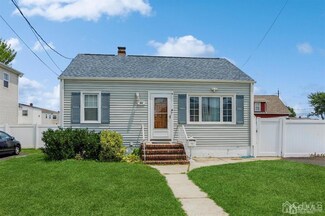 46 Henry St, Port Reading, NJ 07064