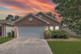 5046 Willow Point Dr, Conroe, TX 77303