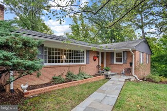 2210 Collingwood Rd, Alexandria, VA 22308