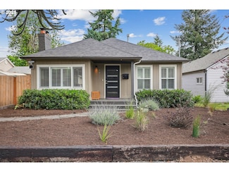 7913 SE Henderson St, Portland, OR 97206