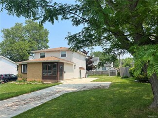 3393 Bethford Dr, Buffalo, NY 14219