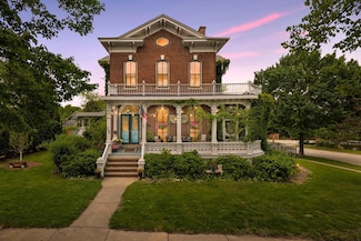 706 W 4th St, Red Wing, MN 55066