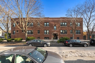 3752 W Roscoe St Unit 2, Chicago, IL 60618