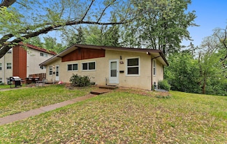 239 Buron Ln, South Saint Paul, MN 55075