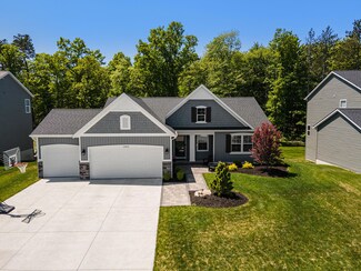 12665 Riverton Rd, Grand Haven, MI 49417
