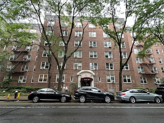 3333 82nd St Unit 5D, Jackson Heights, NY 11372
