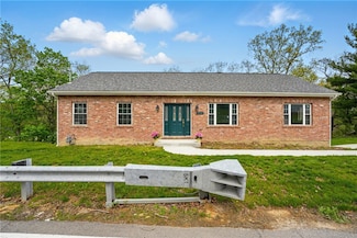 958 Cliff Mine Rd, Coraopolis, PA 15108