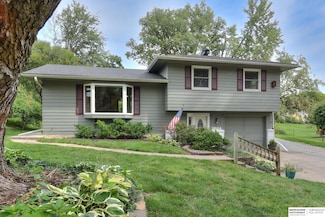 9524 Wirt St, Omaha, NE 68134