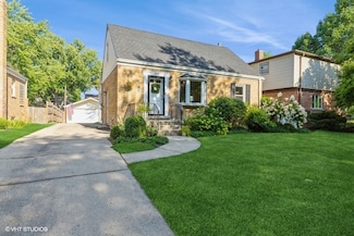 403 N Emerson St, Mount Prospect, IL 60056