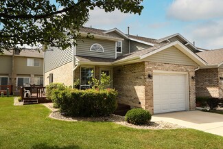 8055 W 82nd St, Justice, IL 60458