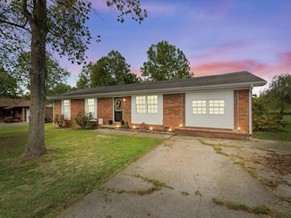735 Lightfoot Ln, Madisonville, KY 42431
