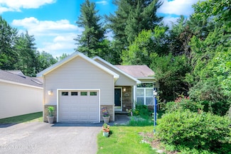 272 Meadowlark Dr, Ballston Spa, NY 12020
