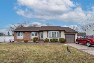 229 Montana Ave Unit 1, Bay Shore, NY 11706