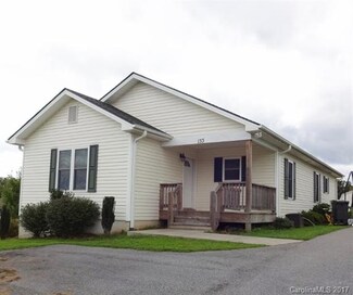 133 Wild Rose Dr, Hendersonville, NC 28792